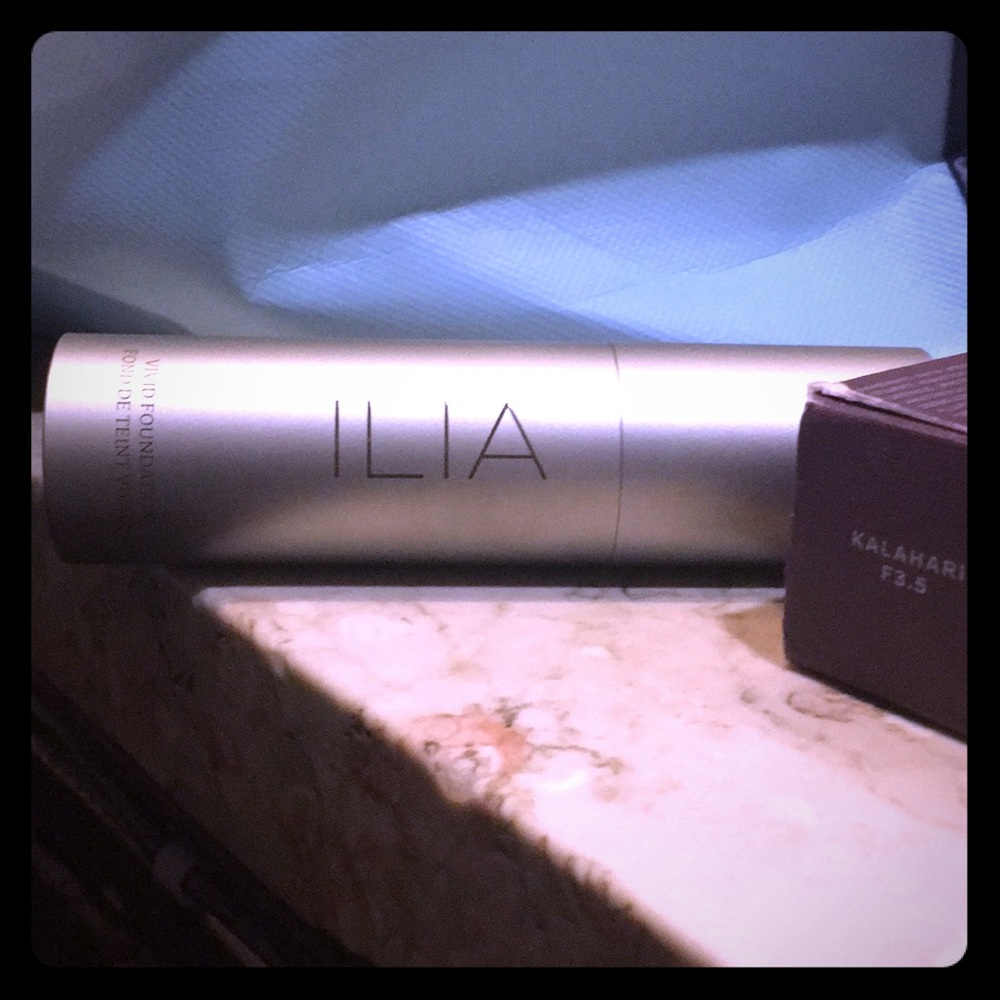 Ilia vivid foundation F3.5 Kalahari NWT - Picture 1 of 3